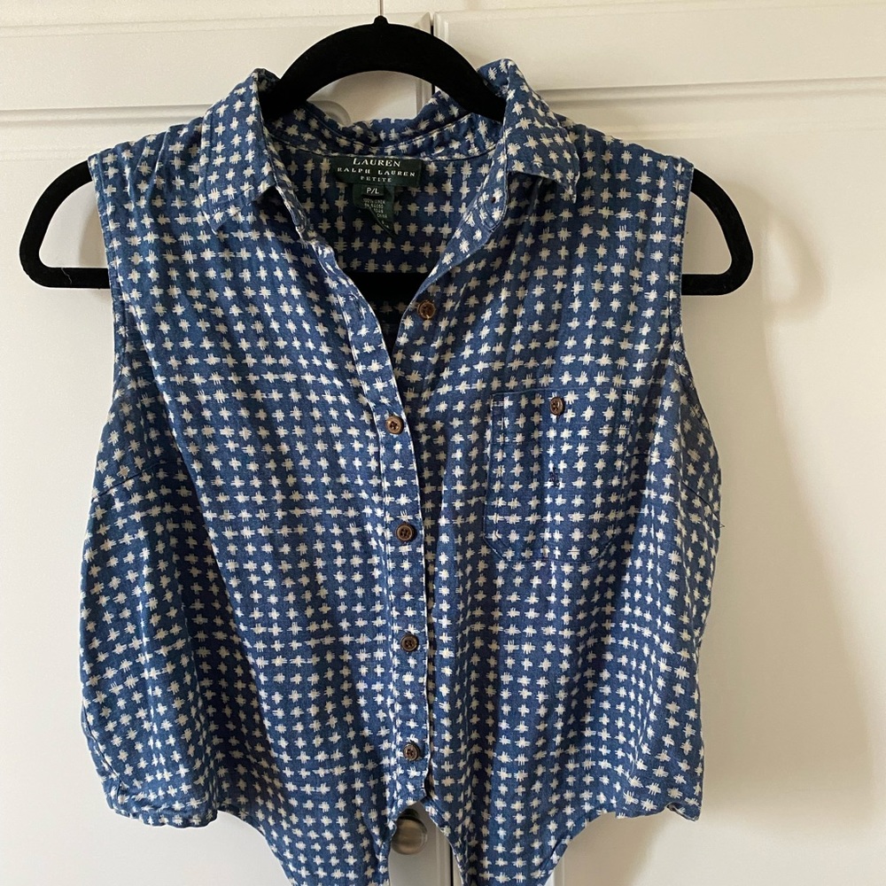 Collared, Sleeveless, Tied, Button Down